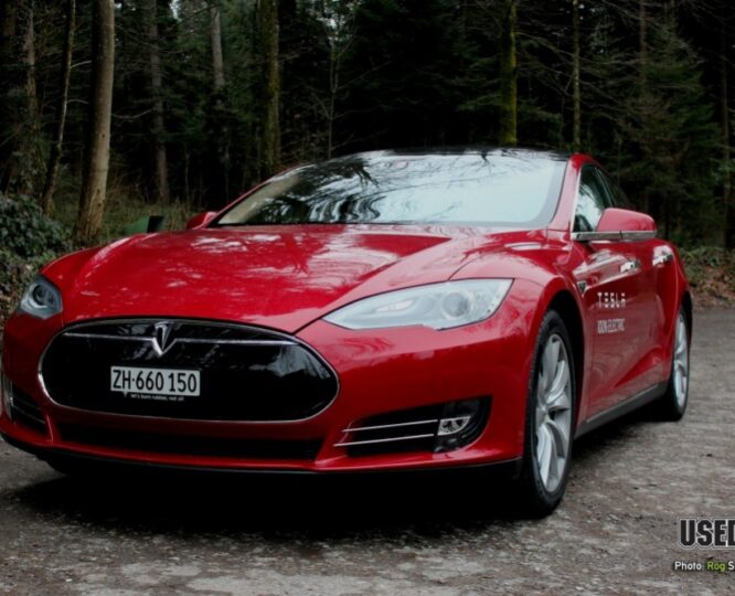 Tesla Model S: Stealth Modus