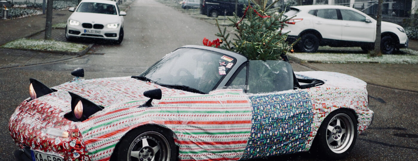 Advent Advent, der Eunos rennt! Sarahs Roadster ist ein wahres Geschenk