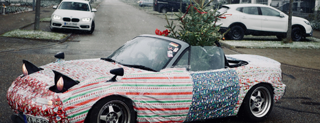Advent Advent, der Eunos rennt! Sarahs Roadster ist ein wahres Geschenk